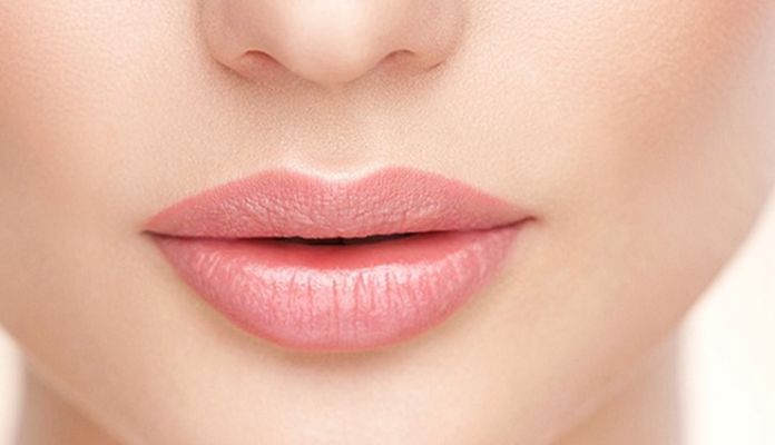 lighten-Lips-Naturally